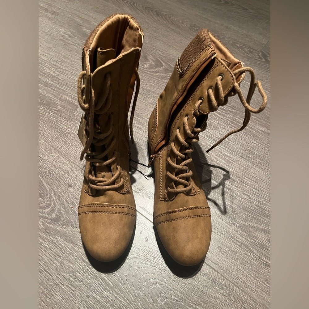 Stylish Tan Lace-Up Boots (Size: 8)